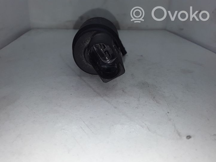 Iveco Daily 35.8 - 9 Pompa lavavetri parabrezza/vetro frontale 504015670