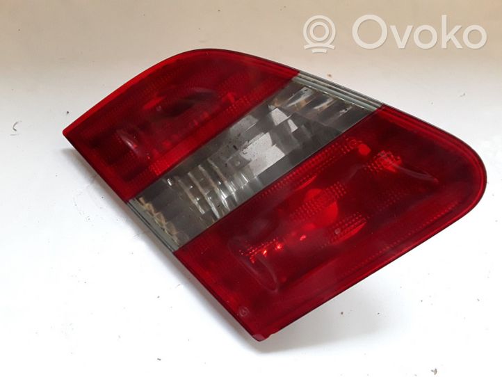 Mercedes-Benz B W245 Luci posteriori del portellone del bagagliaio A1698201564