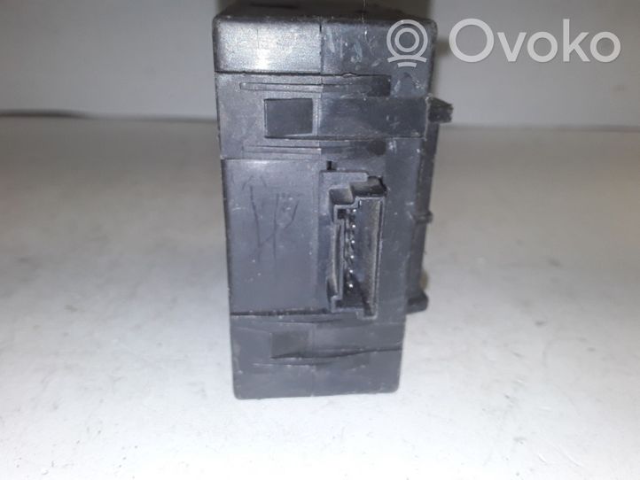 Mercedes-Benz E W211 Alarm relay A2118209126