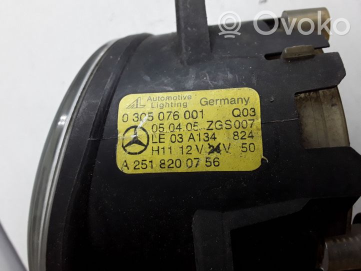 Mercedes-Benz C W204 Feu antibrouillard avant A2518200756