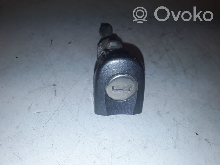 Volkswagen Golf V Serratura portiera anteriore (vicino alla maniglia) 1K5837167168