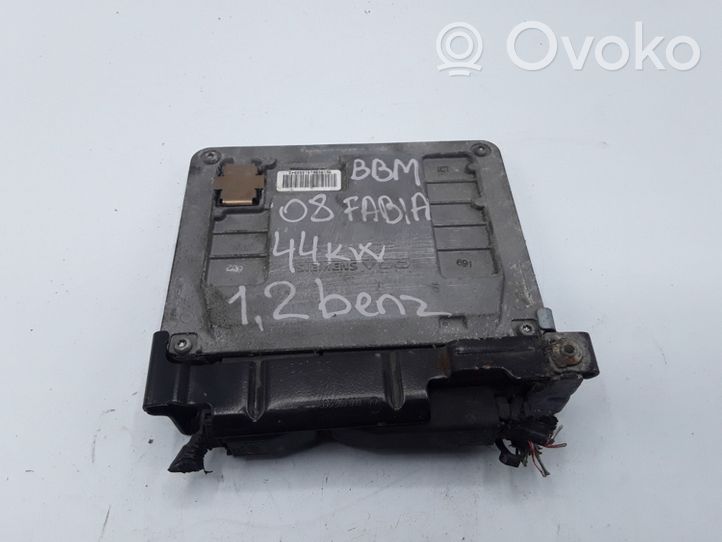 Skoda Fabia Mk2 (5J) Calculateur moteur ECU 03D906023