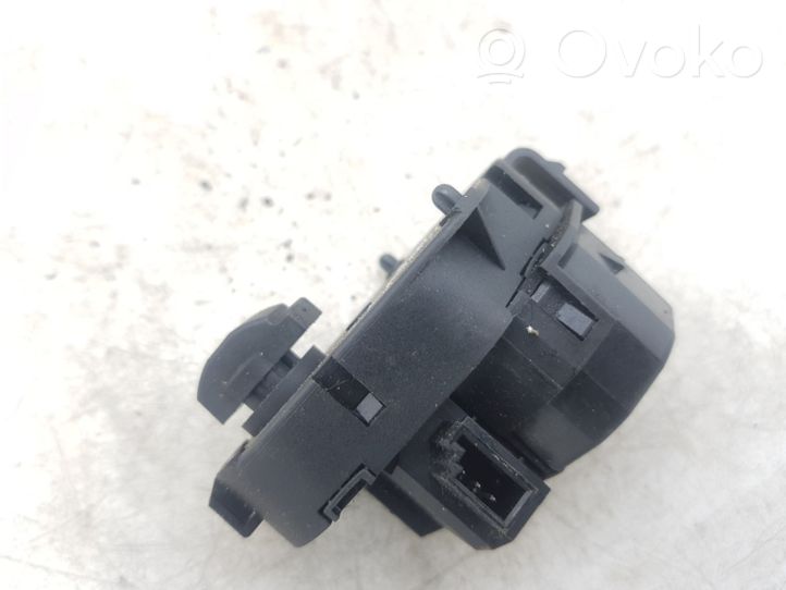 BMW 3 E46 Air flap motor/actuator 6912522