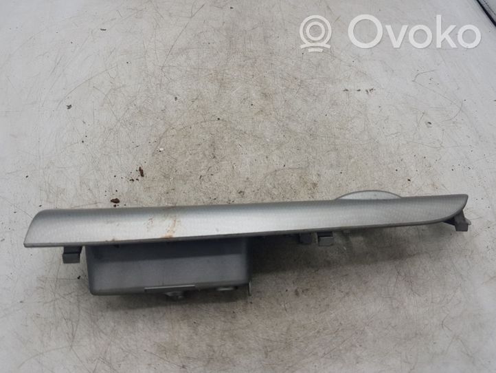 Toyota Corolla E120 E130 Support bouton lève vitre porte avant 7423202200