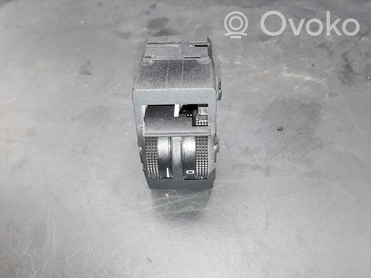 Audi A2 Bouton commande réglage hauteur de phares 8Z0919094