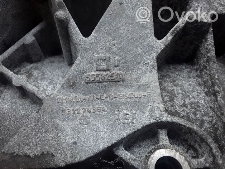 Opel Zafira C A/C-kompressorin kannatin 55582510