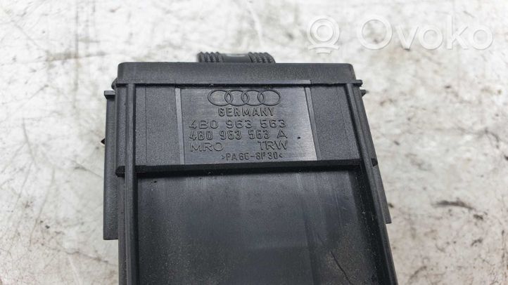 Audi A6 S6 C5 4B Istuimen lämmityksen kytkin 4B0963563