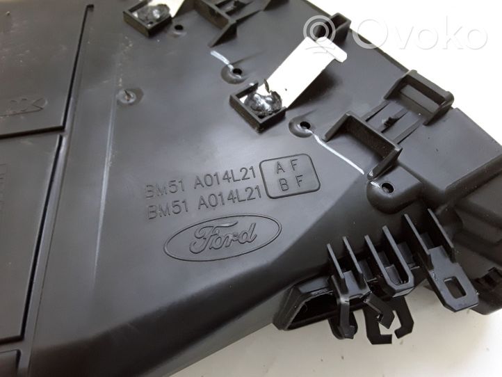 Ford Focus Dysze / Kratki środkowego nawiewu deski rozdzielczej BM51A014L21AF