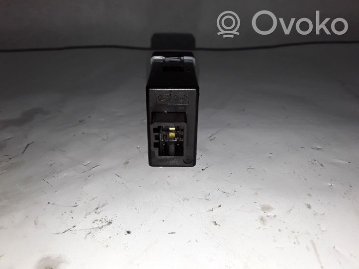 Hyundai Sonata Headlight level height control switch 