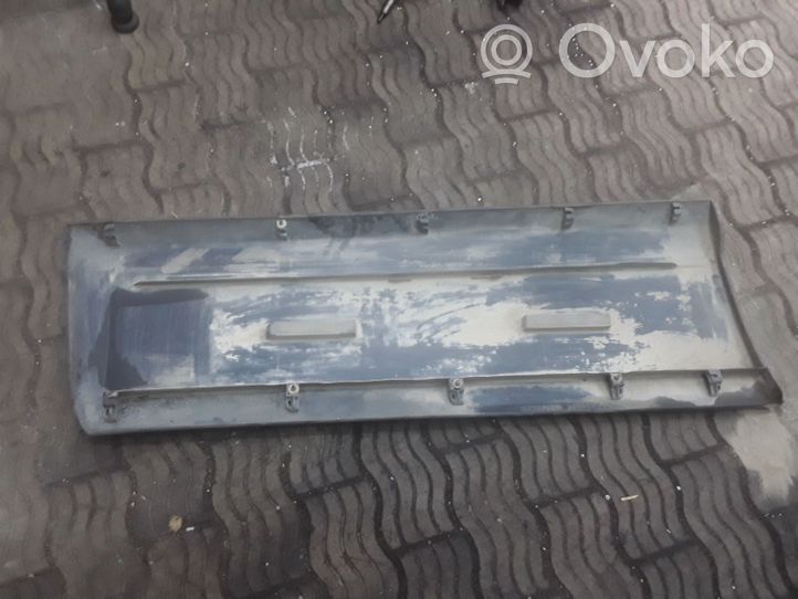 Mitsubishi Pajero Etuoven lista (muoto) 5727A036