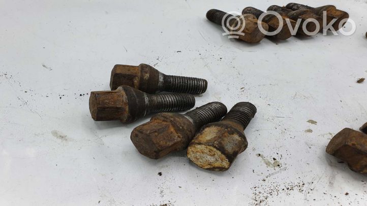 Fiat Stilo Nuts/bolts 