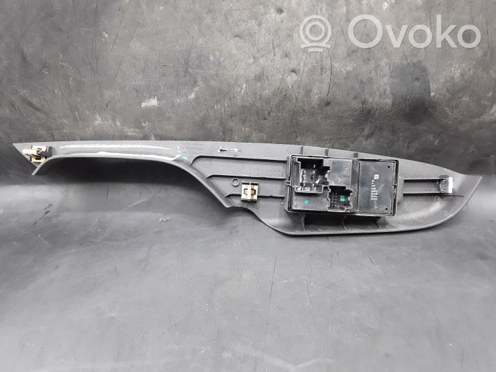 Cadillac SRX Support bouton lève vitre porte avant T050070001