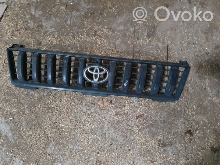 Toyota Land Cruiser (HDJ90) Atrapa chłodnicy / Grill 