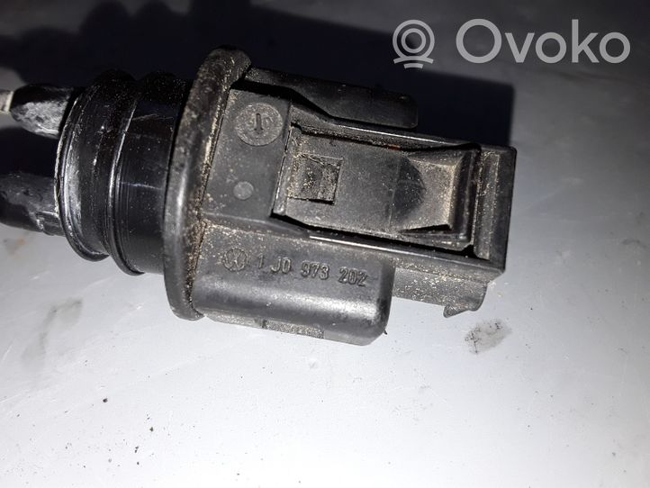 Audi A8 S8 D3 4E Capteur de niveau de liquide lave-glace 1J0973202