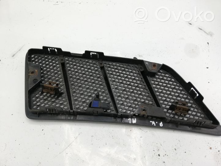 Mercedes-Benz ML W164 Kratka wlotu powietrza na maskę 1648800105