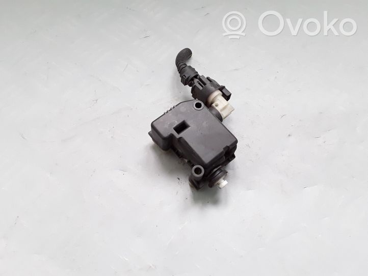 Opel Insignia A Moteur de verrouillage trappe à essence 13501151