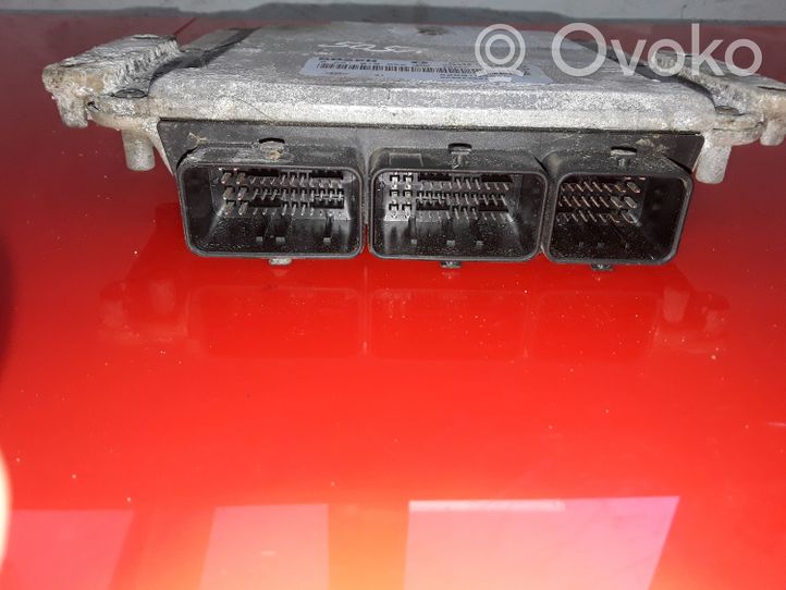 Renault Laguna II Sterownik / Moduł ECU 8200153946