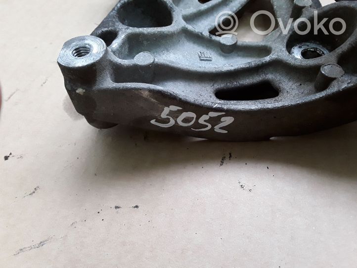 Opel Antara A/C compressor mount bracket 96868422