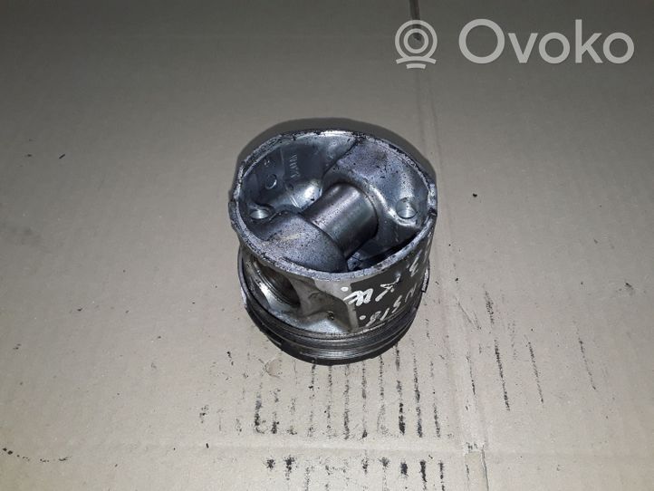 Toyota Avensis T250 Piston W021