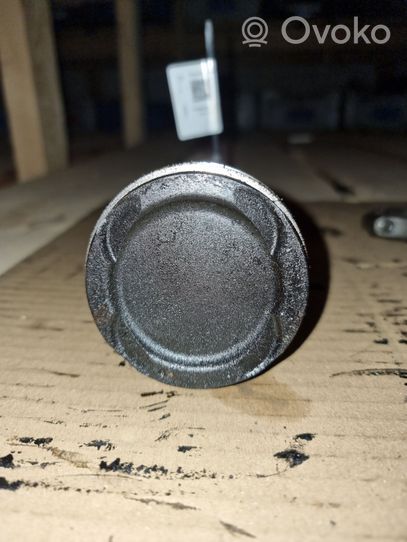 KIA Rio Piston avec bielle 160702CF