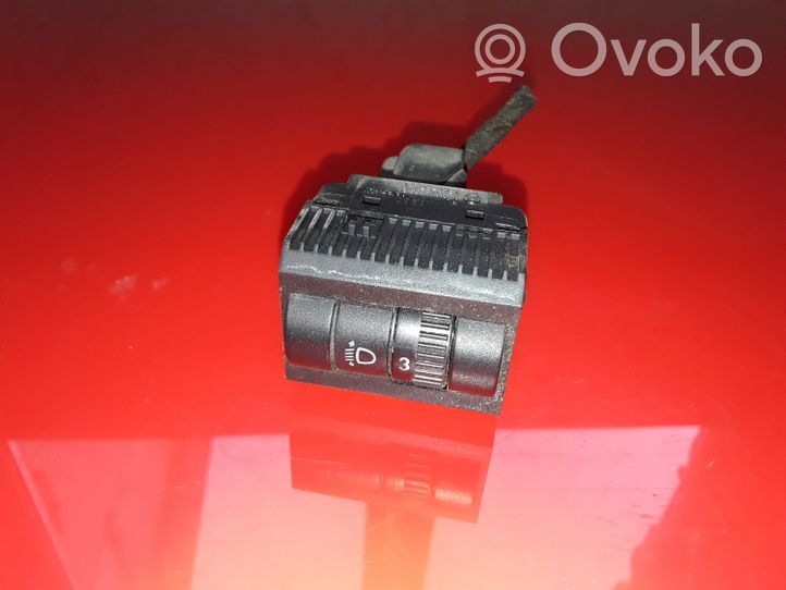 Volkswagen Polo Przycisk / Pokrętło regulacji świateł 6Q0941333B