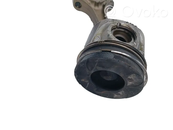 Toyota Corolla Verso E121 Piston avec bielle 