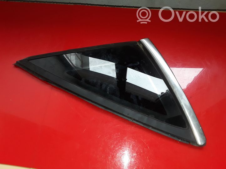 Ford Mondeo MK IV Vetro del deflettore posteriore 43R001583