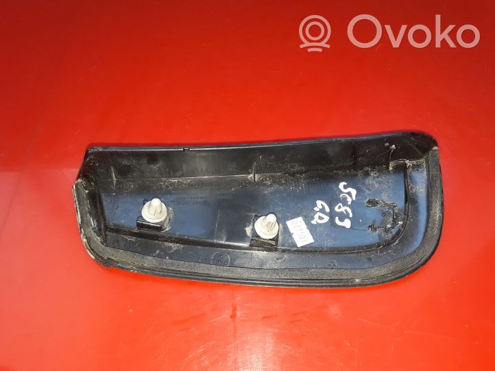 Chevrolet Cruze Takaoven lasin muotolista 95477389