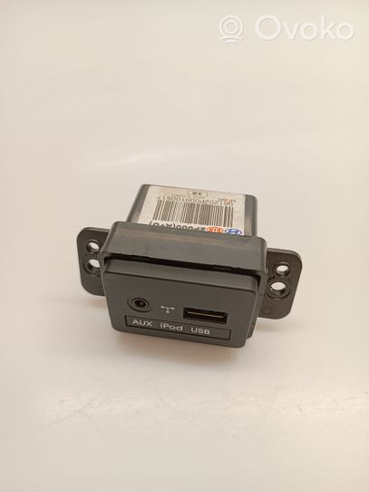 KIA Sorento Connecteur/prise USB 961202P000