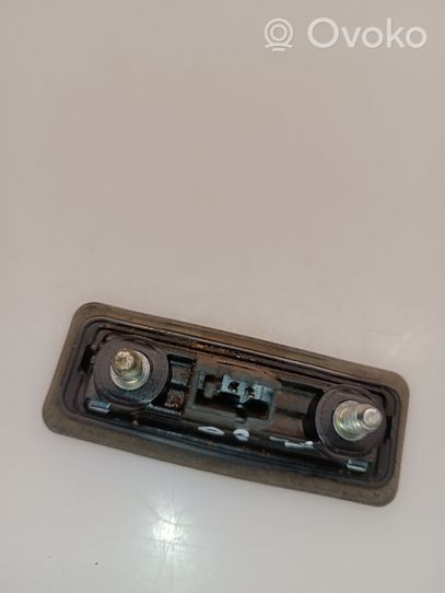 Skoda Yeti (5L) Przełącznik / Przycisk otwierania klapy bagażnika 5J0827566E