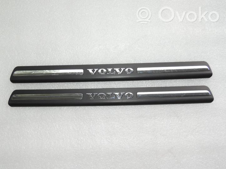 Volvo V60 Garniture de marche-pieds / jupe latérale 8659960