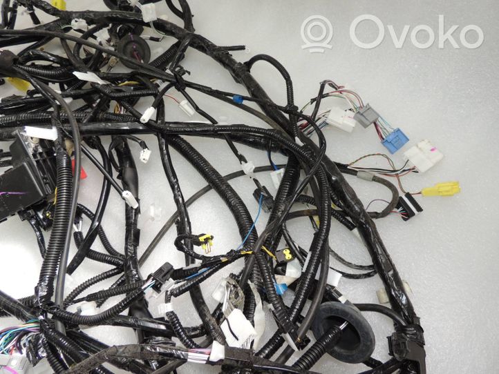 Toyota Yaris XP210 Mazo de cables interior derecho 82161K0A40