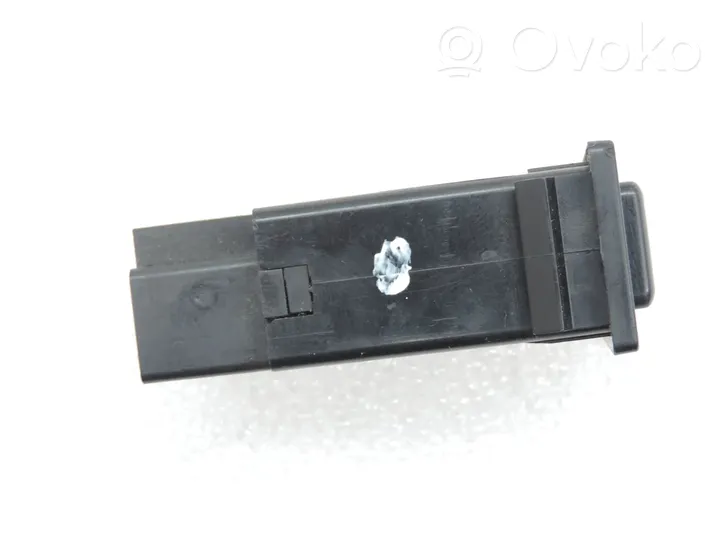 Isuzu Bighorn Windscreen/window heater switch 8970184642