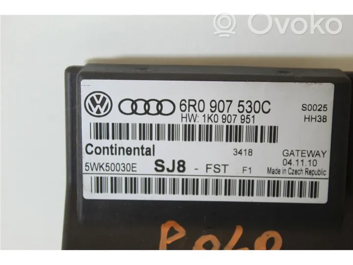 Volkswagen Polo V 6R Sterownik / Moduł centralnego zamka 6R0907530C