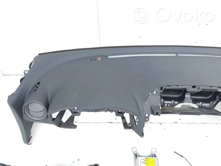 Toyota RAV 4 (XA30) Zestaw poduszek powietrznych z panelem 8917042200