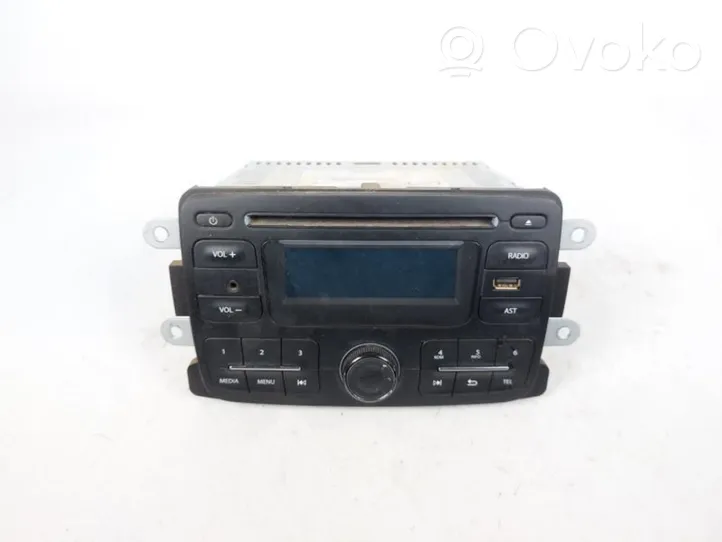 Dacia Duster Panel / Radioodtwarzacz CD/DVD/GPS 281152378R