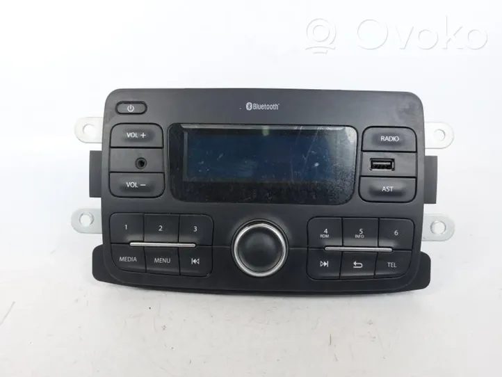 Dacia Sandero Panel / Radioodtwarzacz CD/DVD/GPS 281153391R