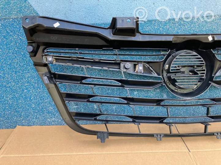 Opel Movano B Grille calandre supérieure de pare-chocs avant 623101602R