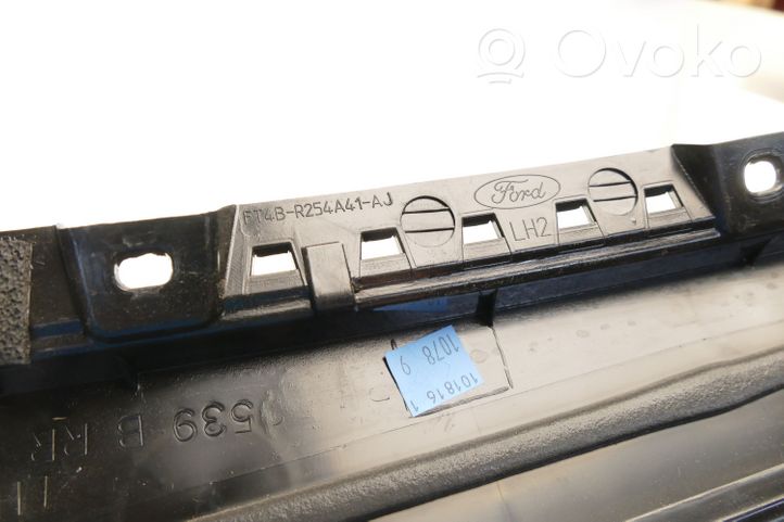 Nissan X-Trail T32 Listwa / Uszczelka szyby drzwi tylnych FT4BR254A41LH