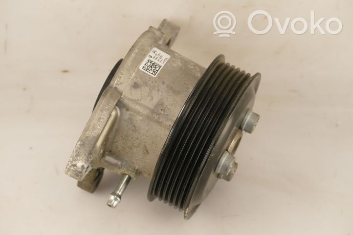 Volkswagen Polo Pompe de circulation d'eau 03F004D