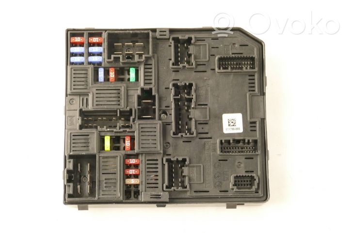 Nissan X-Trail T32 Relay mounting block 284B75NA0A