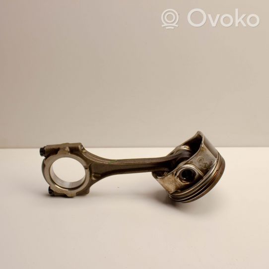 Toyota C-HR Piston 