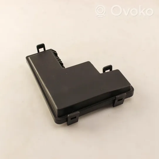 Nissan X-Trail T32 Fuse box cover 