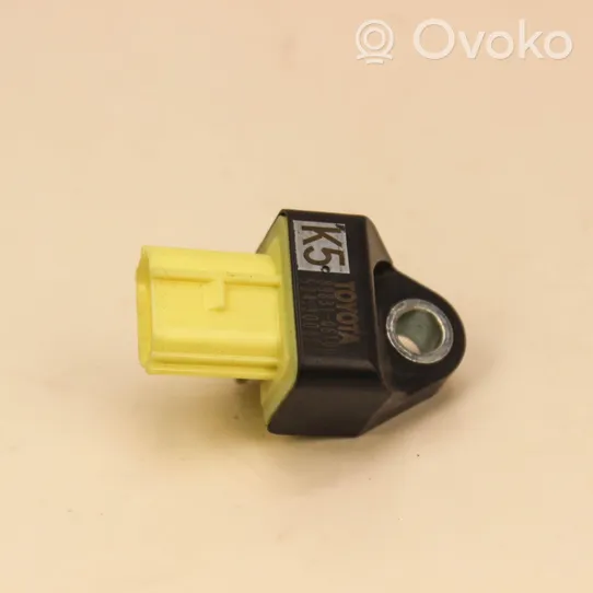 Toyota Camry VIII XV70  Sensore d’urto/d'impatto apertura airbag 8983106100