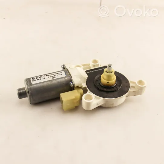 Dodge Grand Caravan Varikliukas priekinio langų pakėlėjo 3015588D