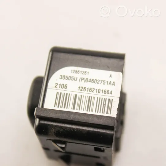 Dodge Grand Caravan Przycisk otwierania klapy bagażnika 04502751AA