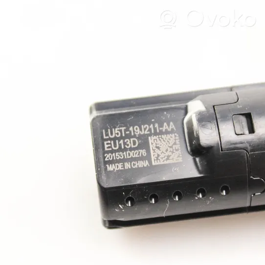 Ford Kuga III Connecteur/prise USB LU5T19J211AA