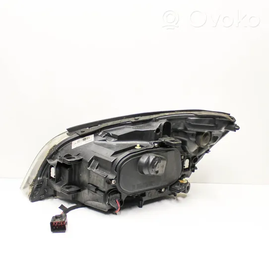 Volvo V60 Lampa przednia 89905470