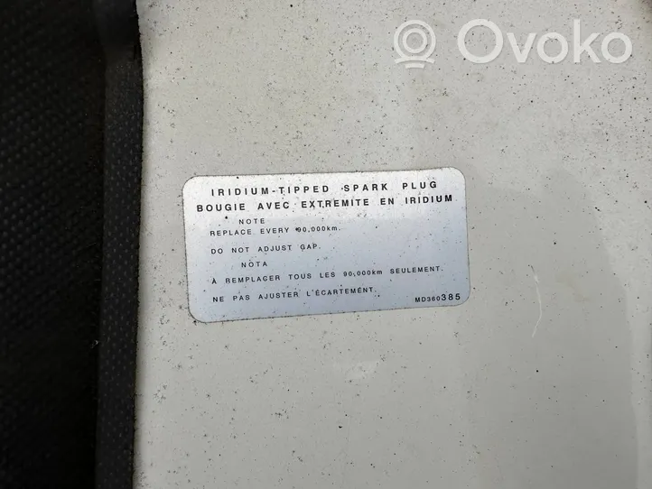 Mitsubishi Pajero Pokrywa przednia / Maska silnika MR485951