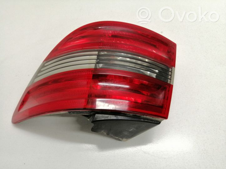 Mercedes-Benz B W245 Lampa tylna A1698200377